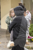 PEOPLE - North West und Penelope Disick mit den Nannys in Calabasas unterwegs