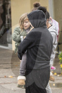 PEOPLE - North West und Penelope Disick mit den Nannys in Calabasas unterwegs