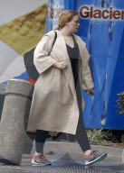 PEOPLE - Adele geht in Studio City einkaufen