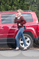 PEOPLE - Kirsten Dunst trägt ihren Verlobungsring