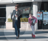 PEOPLE - Katie Holmes und Suri Cruise ganz happy nach Shopping Tour