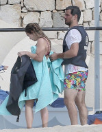 EXKLUSIV - Billie Lourd und Taylor Lautner sausen mit dem Jet Ski über die Wellen in Cabo