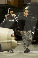 PEOPLE - Kylie Jenner hat was zu kichern