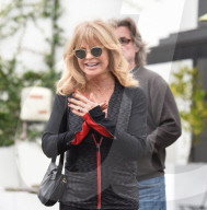 PEOPLE - Goldie Hawn freut sich ausserordentlich