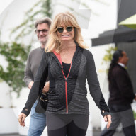 PEOPLE - Goldie Hawn freut sich ausserordentlich