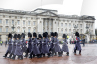 NEWS - London: Wache-Wechsel vor Buckingham Palast mit Polizeischutz