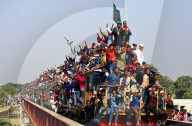 NEWS - Bangladesh: Muslime pilgern nach Tongi
