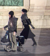 EXKLUSIV - Jennifer Lawrence steht in Budapest vor der "Red SParrow" Linse