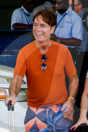 PEOPLE - Ferienstimmung: Sir Cliff Richard landet in Barbados
