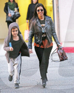 PEOPLE - Kourtney Kardashian bringt Klein Mason zum Kunstunterricht