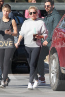 PEOPLE - Lady Gaga gönnt sich etwas von Starbucks