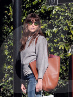PEOPLE - Jessica Biel in Studio City unterwegs
