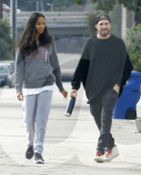 PEOPLE - Zoe Saldana und Marco Pergo im Schlabber-Look in Glendale unterwegs