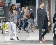 PEOPLE - Zoe Saldana und Marco Pergo im Schlabber-Look in Glendale unterwegs
