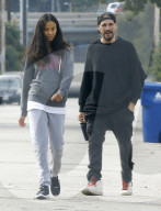 PEOPLE - Zoe Saldana und Marco Pergo im Schlabber-Look in Glendale unterwegs