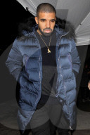 PEOPLE - Drake dick eingepackt auf dem Weg in den Peppermint Club