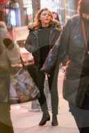 PEOPLE - Chloe Grace Moretz spaziert mit einer Freundin durch New York