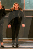 PEOPLE - Chloe Grace Moretz spaziert mit einer Freundin durch New York