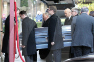PEOPLE - Status-Quo-Sänger Rick Parfitt in London beerdigt