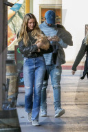 PEOPLE - Haben neu ein Hündli: Patrick Schwarzenegger udn Abby Champion