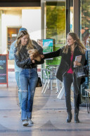 PEOPLE - Haben neu ein Hündli: Patrick Schwarzenegger udn Abby Champion