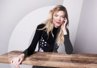 PEOPLE - Stars posieren für die Deadline Hollywood Portraits im Studio