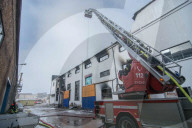 NEWS - Magdeburg: Brand in Industriehalle
