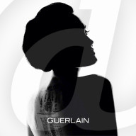 PEOPLE - Angelina Jolie posiert für Guerlain