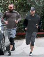 EXKLUSIV - Bradley Cooper joggt duch LA