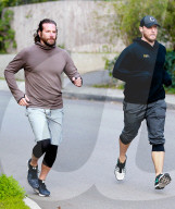 EXKLUSIV - Bradley Cooper joggt duch LA