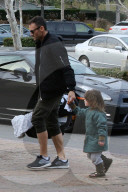 EXKLUSIV - Megan Fox und Brian Austin Green gehen mit ihren Kinden ins Ollo