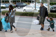 EXKLUSIV - Megan Fox und Brian Austin Green gehen mit ihren Kinden ins Ollo