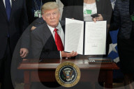 NEWS - US-Präsident Trump ordert den Bau einer Mauer an der Grenze zu Mexiko an