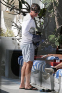 EXKLUSIV - Joachim Löw entspannt sich im Pool in Miami