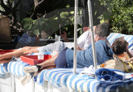 EXKLUSIV - Joachim Löw entspannt sich im Pool in Miami