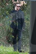 EXKLUSIV -  Brad Pitt Heads in Santa Monica unterwegs