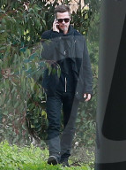 EXKLUSIV -  Brad Pitt Heads in Santa Monica unterwegs