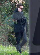 EXKLUSIV -  Brad Pitt Heads in Santa Monica unterwegs