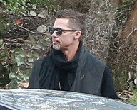 EXKLUSIV -  Brad Pitt Heads in Santa Monica unterwegs