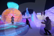 FEATURE - China: Eisskulpturen in Harbin