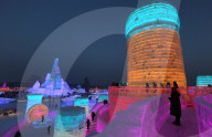 FEATURE - China: Eisskulpturen in Harbin