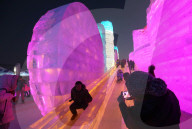 FEATURE - China: Eisskulpturen in Harbin