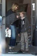EXKLUSIV - Julia Roberts mit ihrem Sohn Phinnaeus in Malibu unterwegs