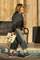 EXKLUSIV - Julia Roberts mit ihrem Sohn Phinnaeus in Malibu unterwegs