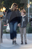 EXKLUSIV - Julia Roberts mit ihrem Sohn Phinnaeus in Malibu unterwegs