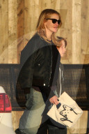 EXKLUSIV - Julia Roberts mit ihrem Sohn Phinnaeus in Malibu unterwegs