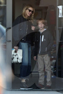 EXKLUSIV - Julia Roberts mit ihrem Sohn Phinnaeus in Malibu unterwegs