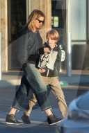 EXKLUSIV - Julia Roberts mit ihrem Sohn Phinnaeus in Malibu unterwegs