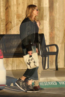 EXKLUSIV - Julia Roberts mit ihrem Sohn Phinnaeus in Malibu unterwegs