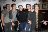 PEOPLE - Phil Collins mit seinem Sohn Nicholas im Hard Rock Cafe in Hollywood